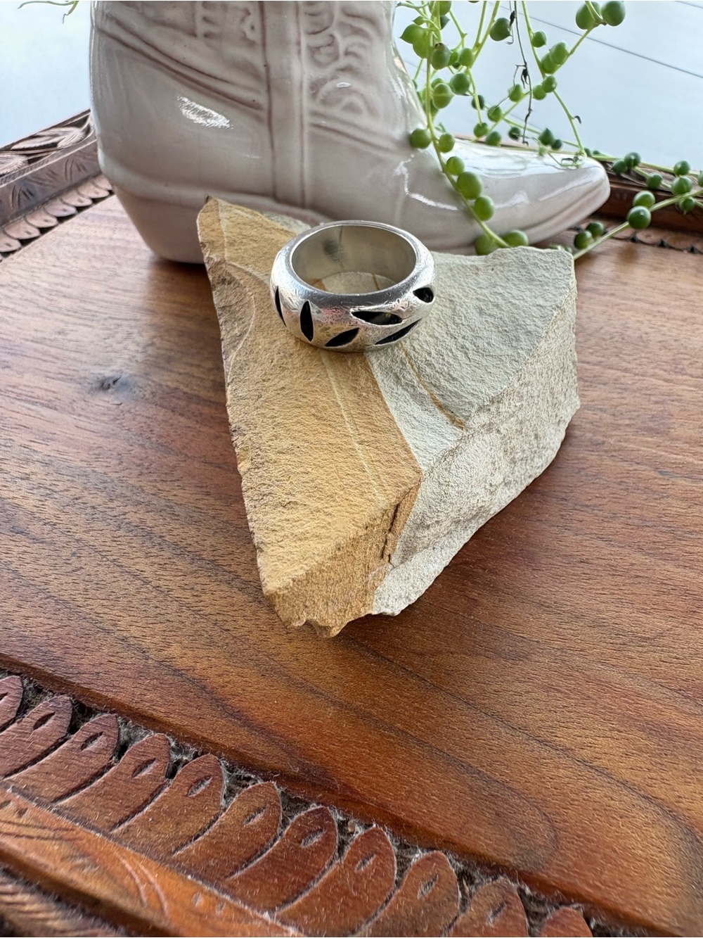 Sterling Silver Wide Chunky Donut Dome Ring Leaf Cutouts 6.5
